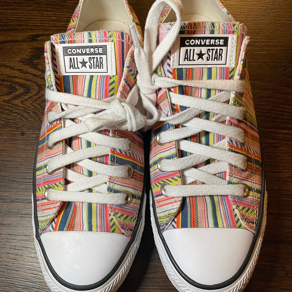 Converse. Women’s size 8.5. Excellent condition
